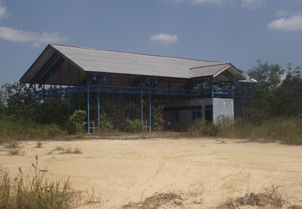 Terminal Kecamatan Ella Hilir salah satu terminal yang tak berfungs hingga saat ini. pembangunan terminal itu terkesan mubajir