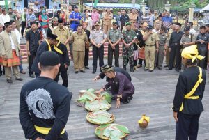 Acara Adat Umpan Benua 