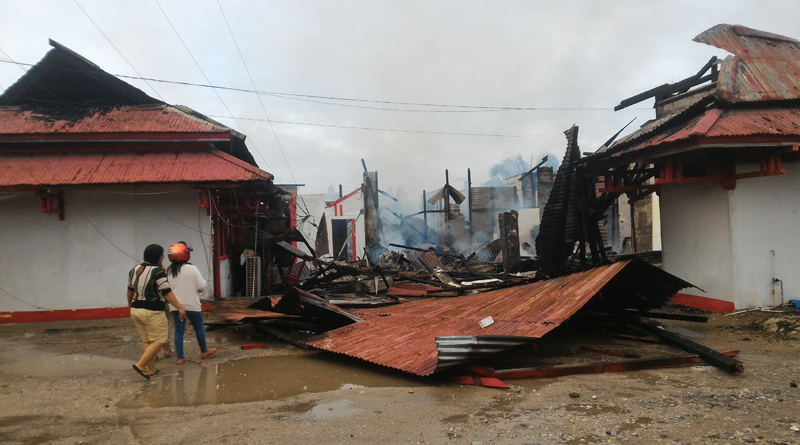Puing-puing Kantor Bupati usai kebakaran