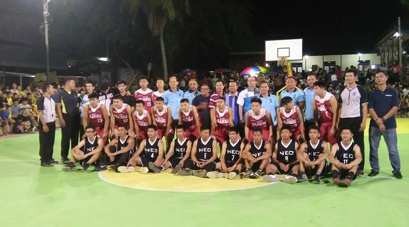 Panitia ketika berfoto bersama para juara turnamen Basket