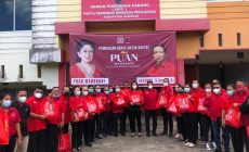 Permalink ke Ketua DPD PDIP Kalbar Kembali Salurkan  Bantuan Beras Dari Puan Maharani