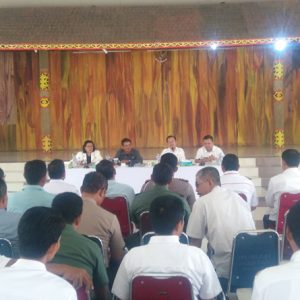 RAPAT. Suasana Rapat bersama yang dipimpin Bupati Melawi, Panji, di Pendopo Rumah Jabatan Bupati Melawi (1)