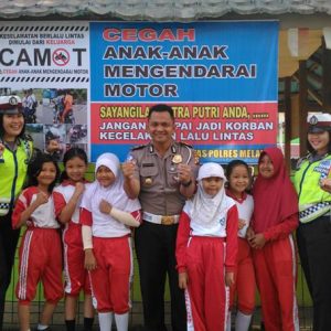 SAHABAT. Kegiatan polisi sahabat anak yang dilaksanakan Sat Lantas Polres Melawi---SatLantas For Rakyat Kalbar (2)