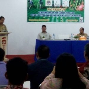 WORKSHOP. Bupati Ketika menyampaikan sambutannya dalam pembukaan workshop pengembangan pertanian terpadu menuju ketahanan pangan di Kabupaten---Dedi Irawan (1)