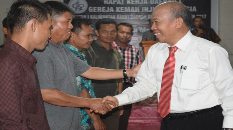 Bersalaman