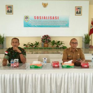 MATERI. Dandim 1205 Sintang ketika menyampaikan materi tentang persatuan bangsa dalam bingkai NKRI---Dedi Irawan