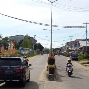 PJU yang berada di sepanjangan jalan protocol Jalan Juang Nanga Pinoh menuju ke Jalan Kota Baru yang sangat jarang menyala bahkan tidak pernah menyala setahun belakangan ini---Dedi Irawan (1)