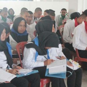 Mahasiswa baru antusias mengikuti kegiuatan PKKMB di aula STKIP Melawi---STKIP For Rakyat Kalbar (2)