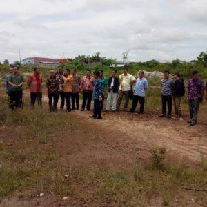 Peninjauan lokasi untuk pembangunan SDN 5 danSDN 11 Nanga Pinohdi seputaran MTQ lama Desa kenual---Dedi Irawan