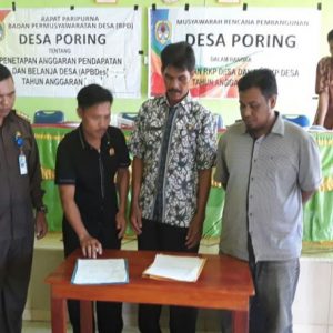 Penandatanganan Penetapan APBDes Perubahan Desa Poring(1)