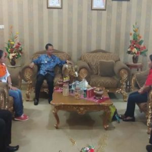 Ketua KPU Melawi didampingi PPDP dan phak Panwaslu serta kepolisian ketika melakukan Coklit di rumah jabatan Bupati Melawi----KPU For Rakyat Kalbar (1)