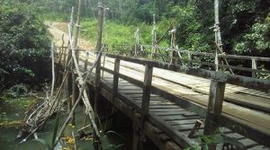 Jembatan Sungai Alem yang kondisinya memprihatinkan, sehingga membutuhkan perbaikan segera---Zulkifli For Rakyat kalbar
