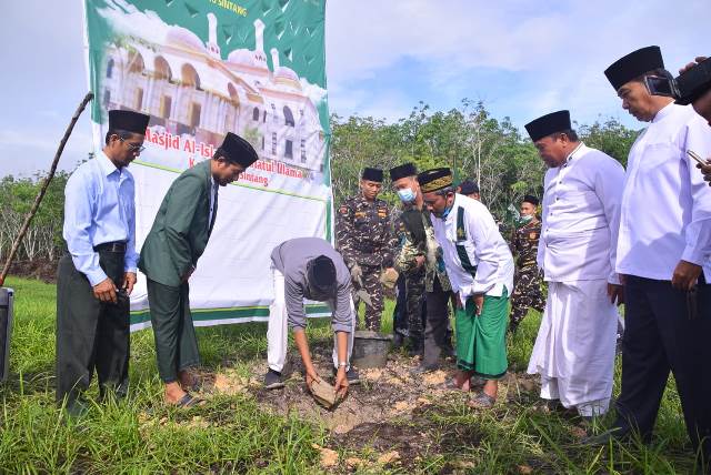 Permalink ke Bupati Sintang Letakkan Batu Pertama Pembangunan Masjid Al Islah Nahdlatul Ulama