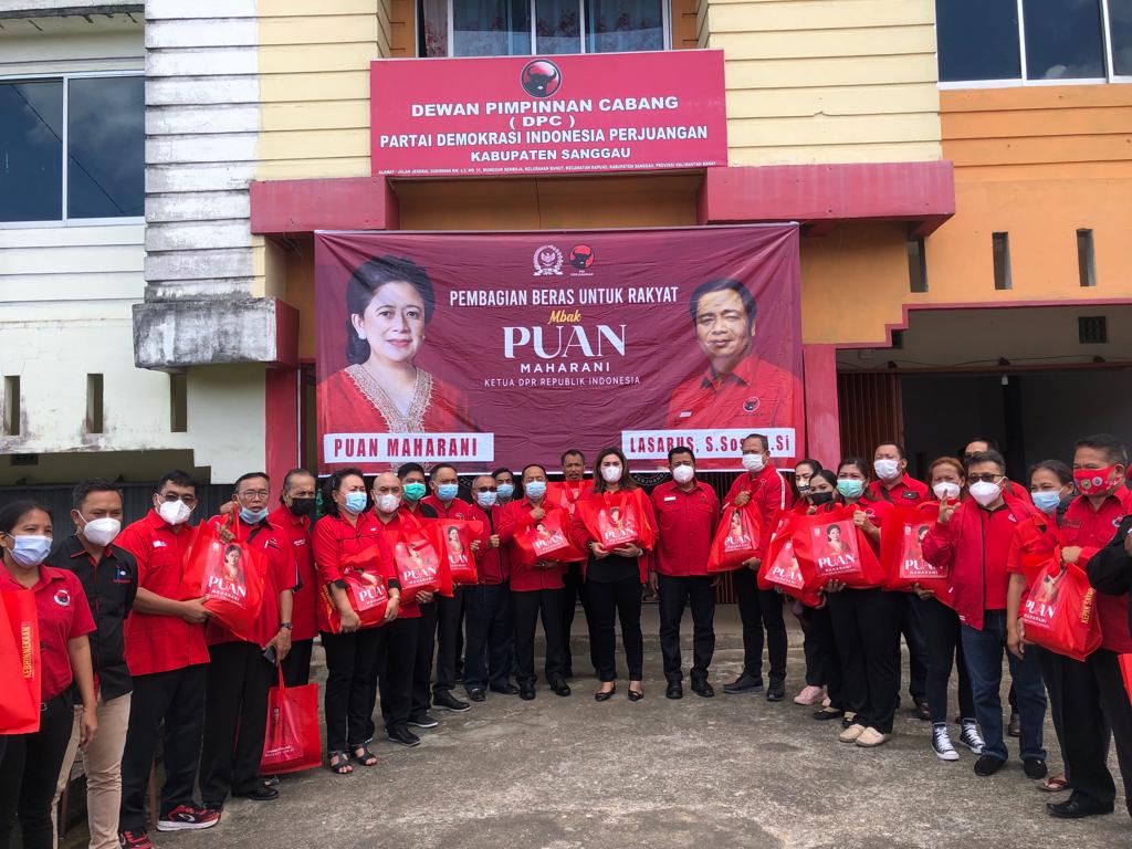 Permalink ke Ketua DPD PDIP Kalbar Kembali Salurkan  Bantuan Beras Dari Puan Maharani